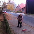 2011 11 19 Laubharkaktion und Erbseneintopf beim Backhaus 028